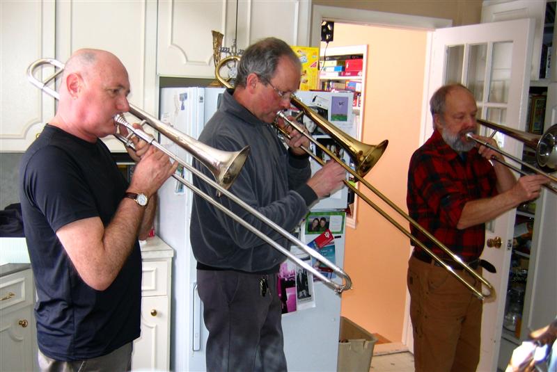 Amazing trombone trio